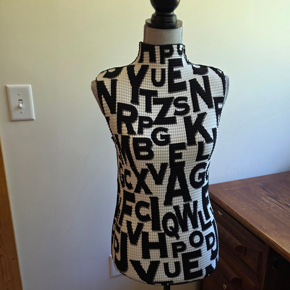 The Wonder-Tee Popcorn Top Alphabet Print Y2K Art to Wear Mock Neck Tank L
